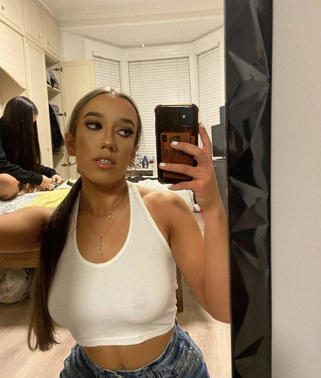 Joanna Davidson star high quality photos