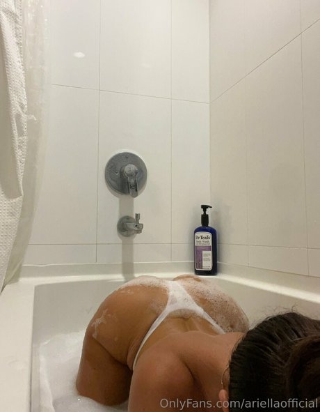 Ariella Moreno sexy actress picture