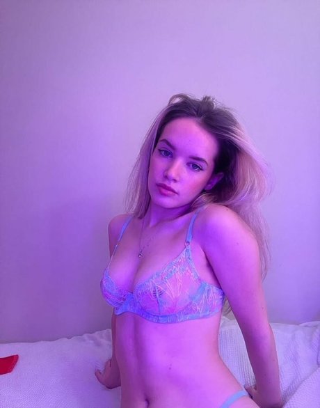 utdlivvy sexy model gallery