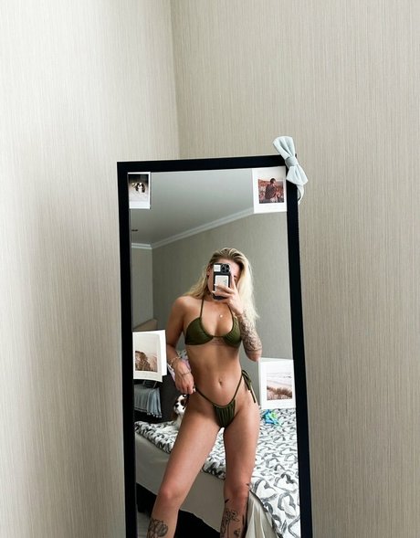 Arinawhynot porn star image