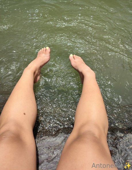 antonella 00 naked model pictures