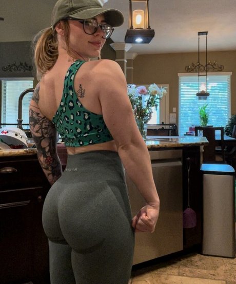 Ayshia Schisel adult star photos