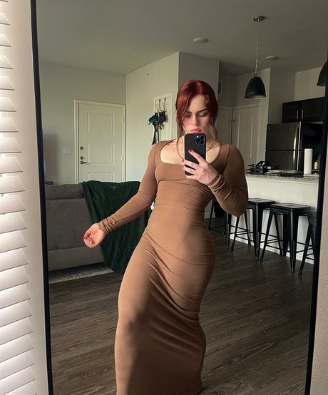 Ayshia Schisel star top gallery