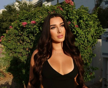 raelynn77 porn model img