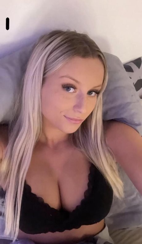 Linn Prusky erotic star pics