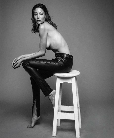 Natalie Nimni art model photos