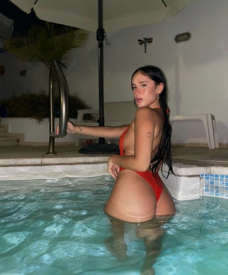 Noy Peer exclusive actress photos