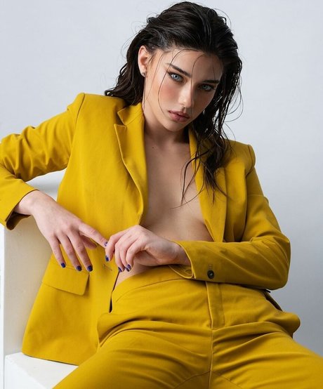 Milana Vino model porn gallery