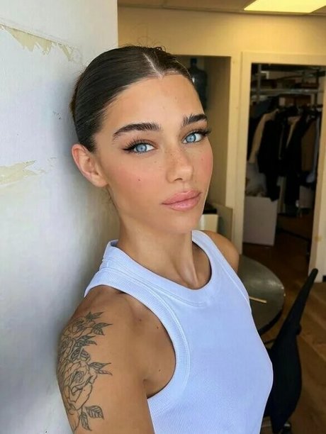 Milana Vino naked actress pictures