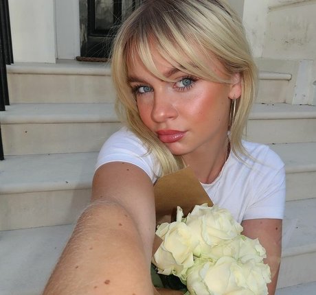 Lilymaexo model pretty pic