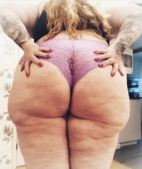 Nikolina Nilzen erotic pornstar image