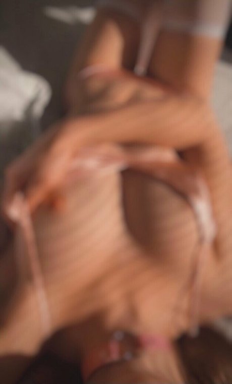 sophieinyourheart pornstar naked photo