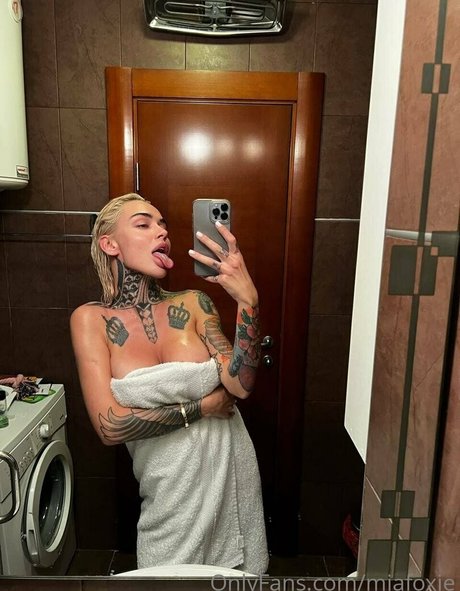 mia foxybae sexy star images