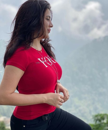 Iwishwithprachi perfect pornstar pic