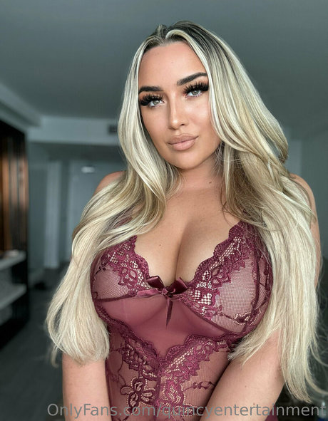 quincyentertainment perfect actress img