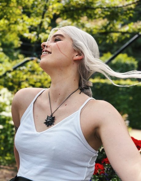 Larissa Zeeuwe hot pornstar archive