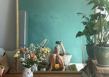 mischa teases star nude images