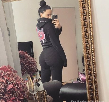 Karolina Nella model exclusive images