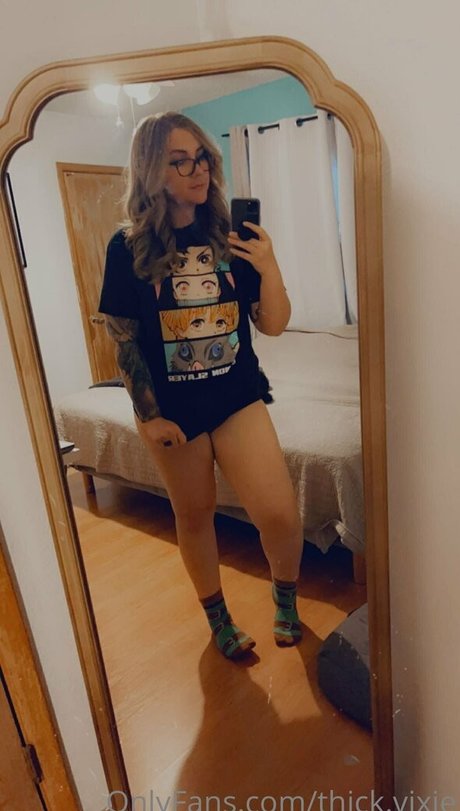 thick vixie perfect model picture