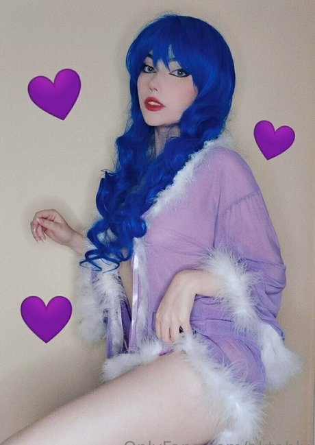 aktahly model top images