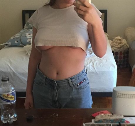 Rachel Sennott model beautiful photos