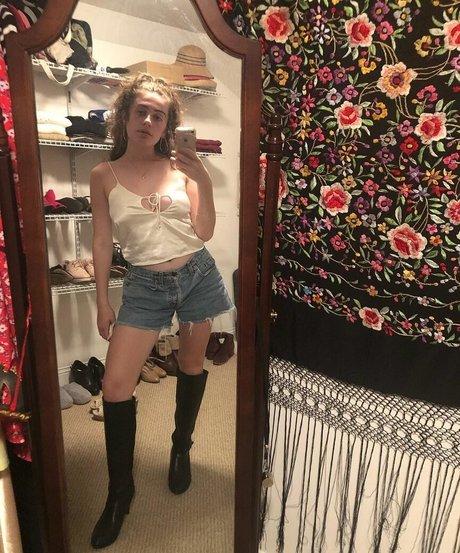 Rachel Sennott pornographic star archive