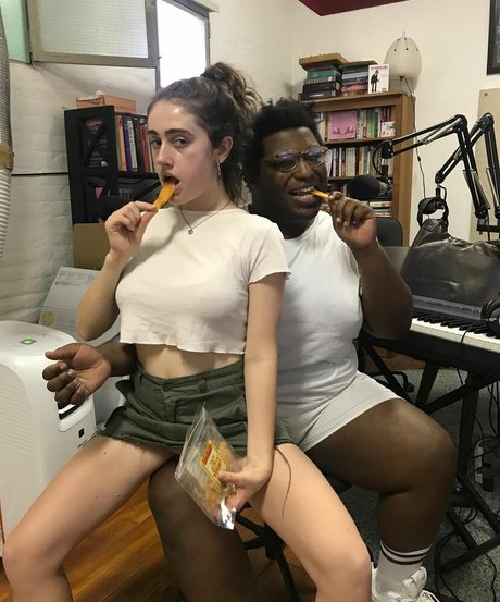 Rachel Sennott Profile pic