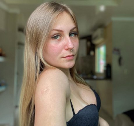 Sweet Bb xxx pornstar pic