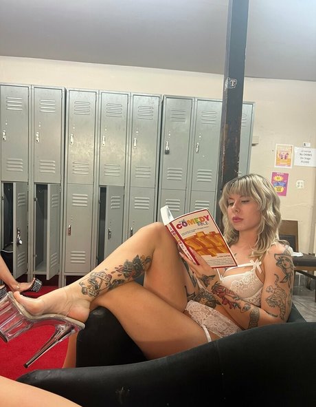 icarlyreboot star art pic