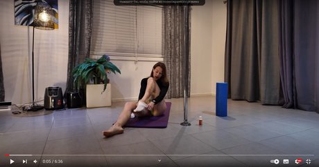 PantyPlace pretty actress pics