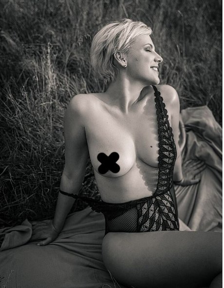 pure dee xxx pornstar picture