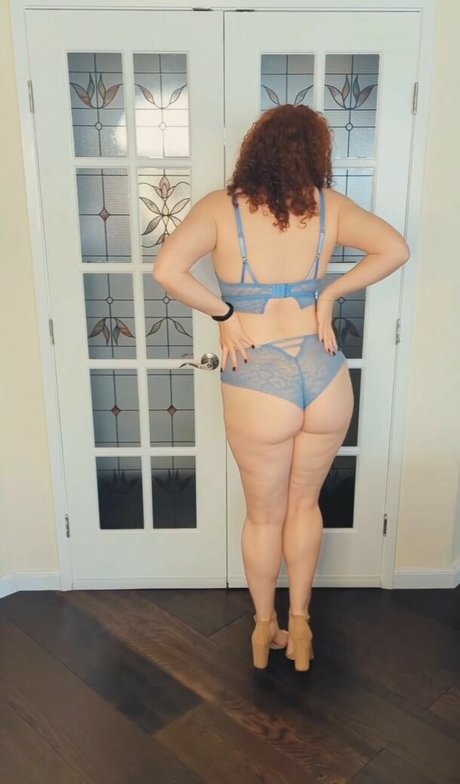 Highendpennies model erotic photo