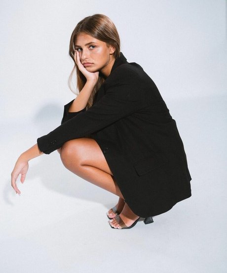 Lee Ann Ben Hamo exclusive star photo