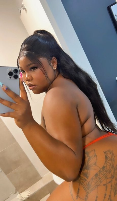 Wandi Ndlovu star porn pics