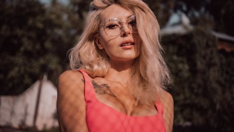 Wolffix pornographic actress pic