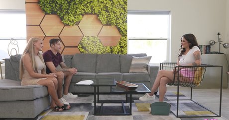 LilSis exclusive model galleries