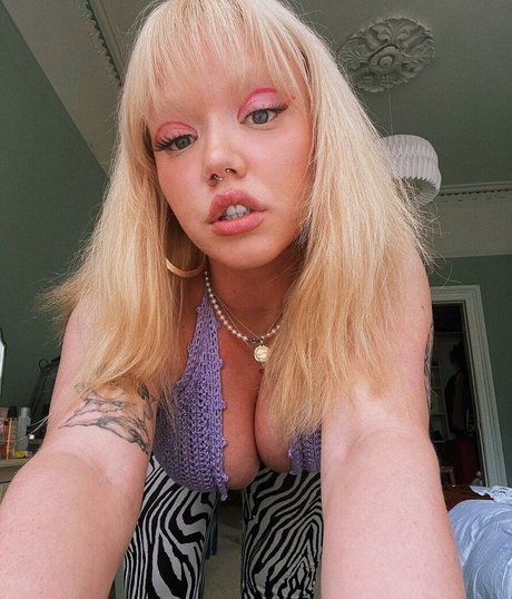 Camsreb art model pic