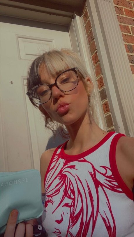 elladevilfree high quality star pic