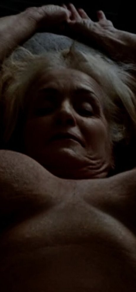 Wildwillie93 pornstar naked img