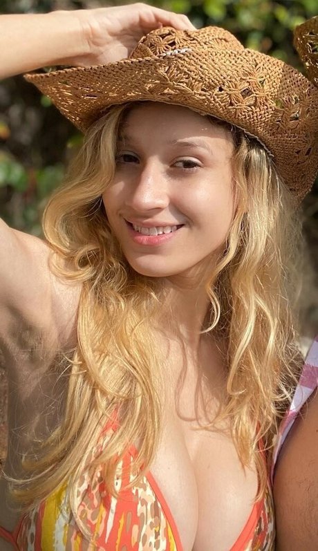 Maria Monteiro hot actress gallery