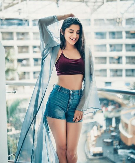 Kanika Mann hot star images