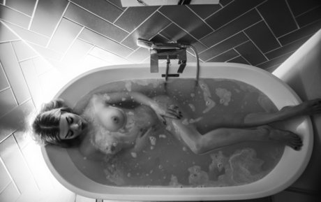 dubrowna art model image