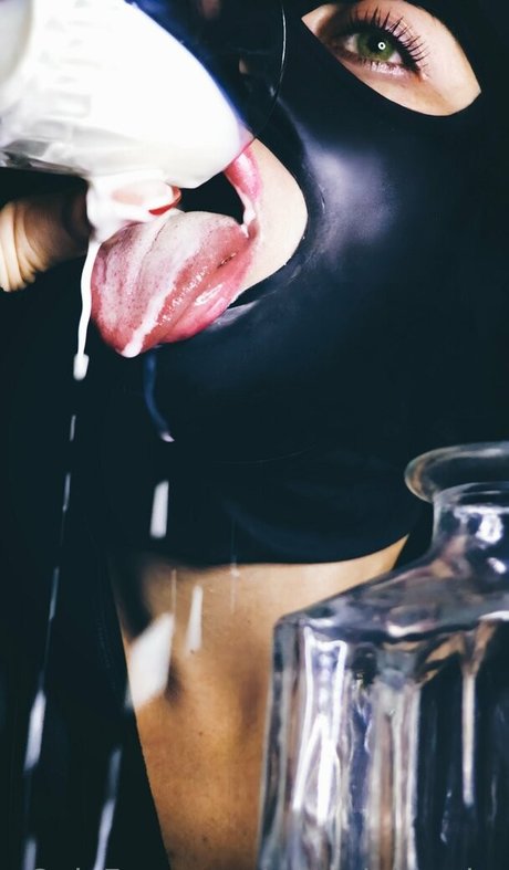 reinadelmorbo model erotic photos