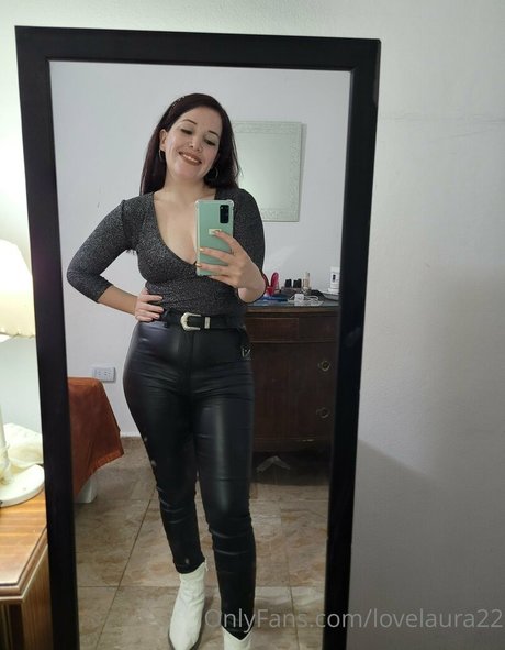 lovelaura22 adult actress picture