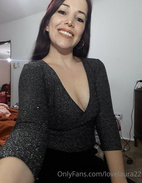 lovelaura22 exclusive star picture