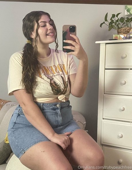 rubypeachfree pretty pornstar images