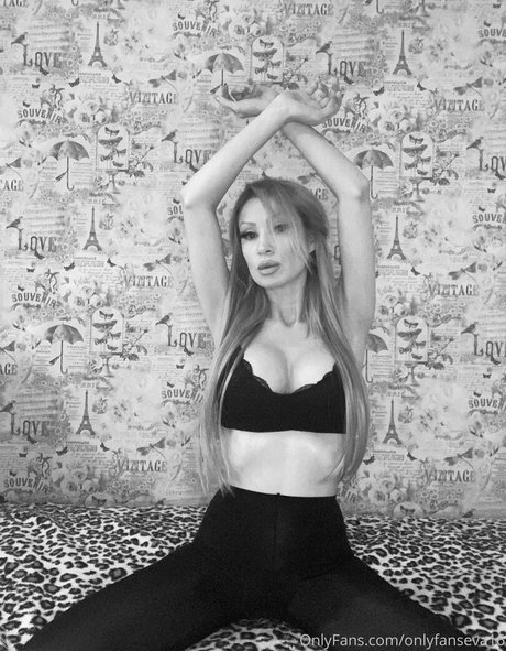 evavixenfree pretty pornstar pictures