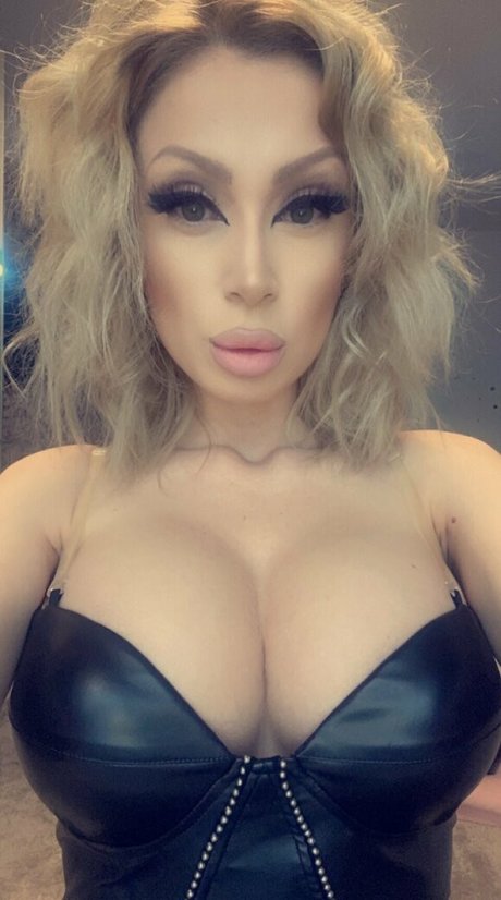 evavixenfree free model images