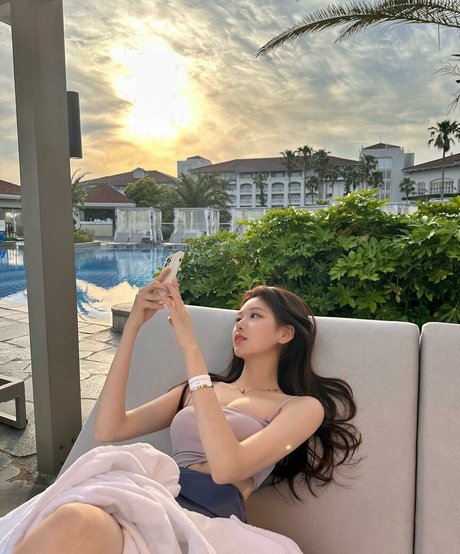 Solvely nudes actress photos