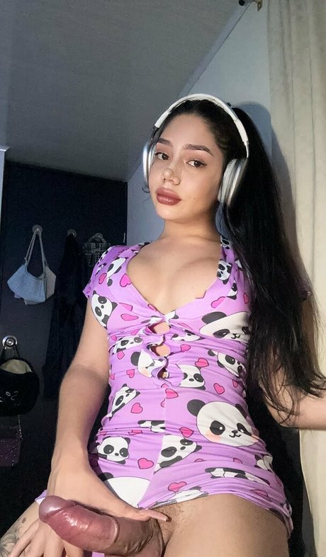 Camila Holguiin model sexy pics